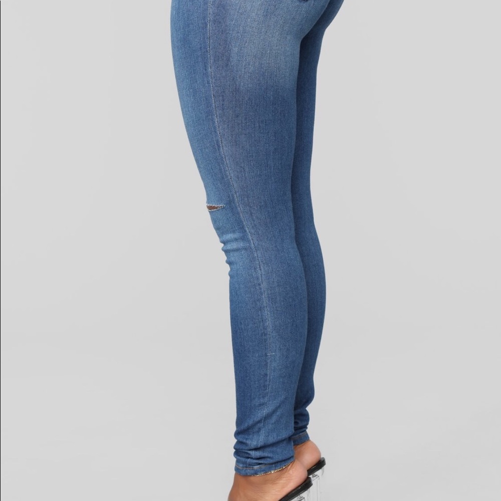 Fashion nova jeans size 3